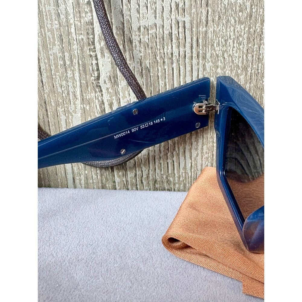 NEW MCM Luxury Sunglasses w/ Side-body Case - MW0014 - Picture 5 of 7